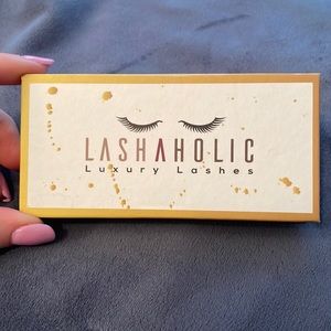 Lashaholic Luxury Lashes style “INSTAGLAM” NWOT